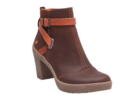 Style: I travel 392. Trade: £42 RRP: £105. Available in 6 colours. Sizes 36 to 42. A light weight/comfort construction which combines the outsole and the midsole to reduce weight and provides great flexibility.