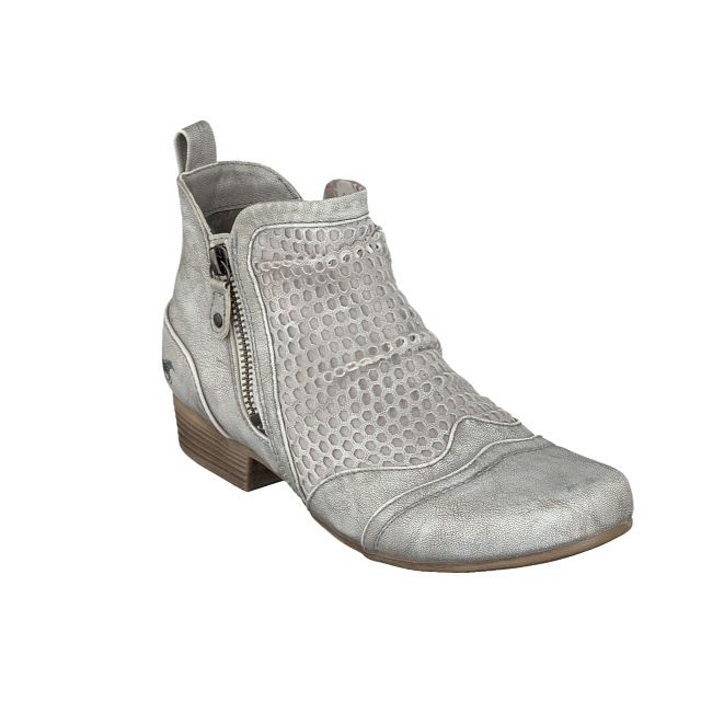 May Footwear Focus Road Test – Ankle boot by Mustang