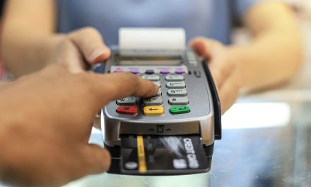 Consumer confidence helps to lift August retail sales